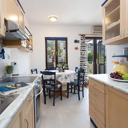 So Hvar So Good! Spacious With Terrace 아파트 *