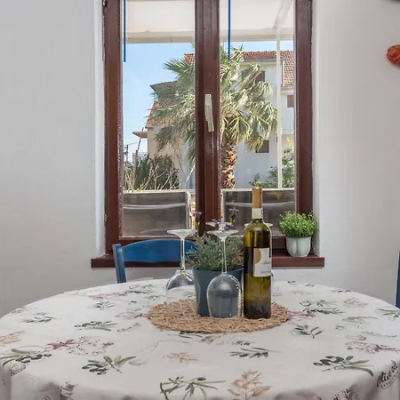 So Hvar So Good! Spacious With Terrace 아파트