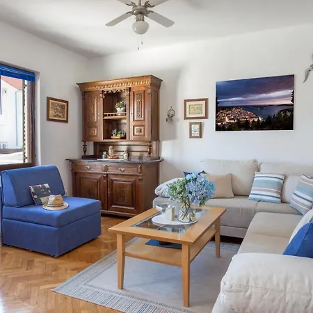 So Hvar So Good! Spacious With Terrace 아파트 *