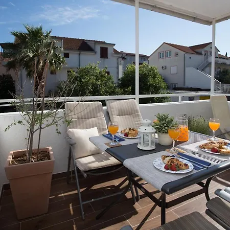 아파트 So Hvar So Good! Spacious With Terrace 흐바르
