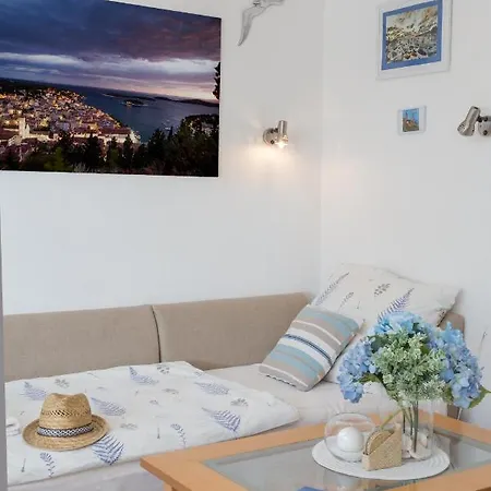 So Hvar So Good! Spacious With Terrace 아파트 *