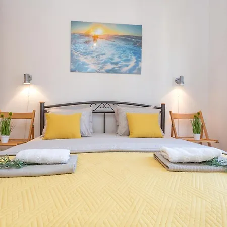아파트 So Hvar So Good! Spacious With Terrace