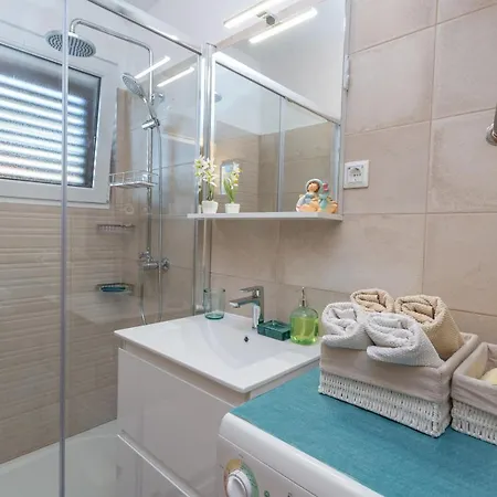 아파트 So Hvar So Good! Spacious With Terrace 흐바르