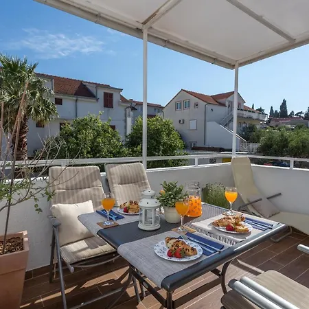 아파트 So Hvar So Good! Spacious With Terrace 흐바르