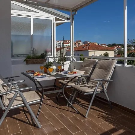 아파트 So Hvar So Good! Spacious With Terrace