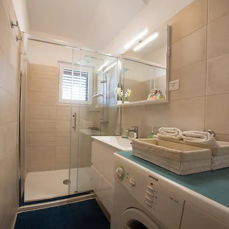 아파트 So Hvar So Good! Spacious With Terrace 흐바르