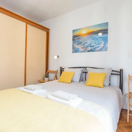 So Hvar So Good! Spacious With Terrace 아파트 *