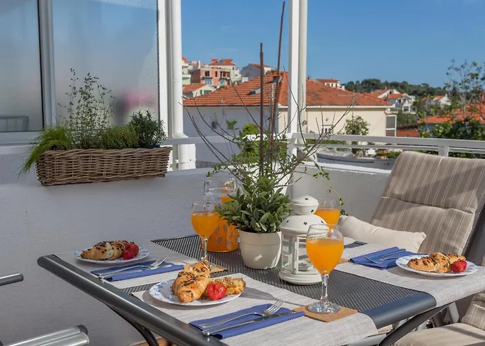 So Hvar So Good! Spacious With Terrace Apartment Hvar Town
