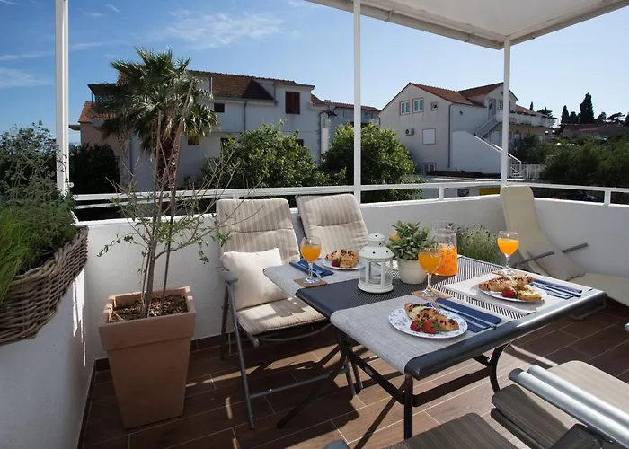 Апартаменты So Hvar So Good! Spacious With Terrace Хвар