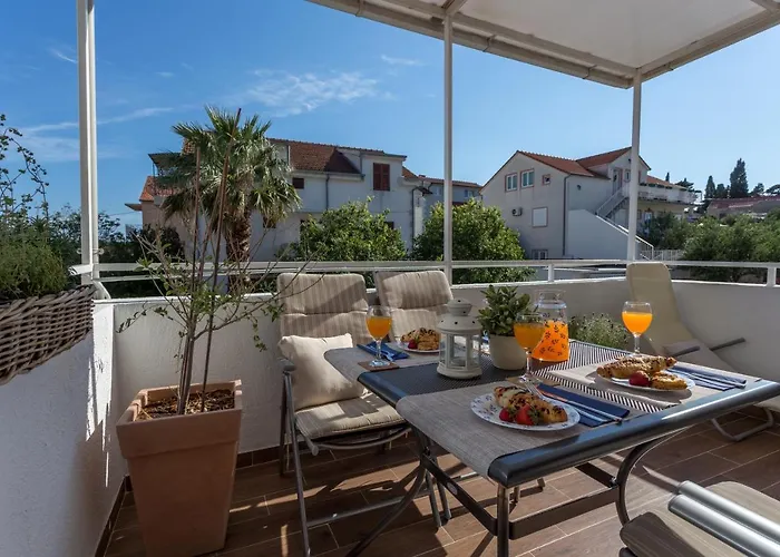Апартаменты So Hvar So Good! Spacious With Terrace