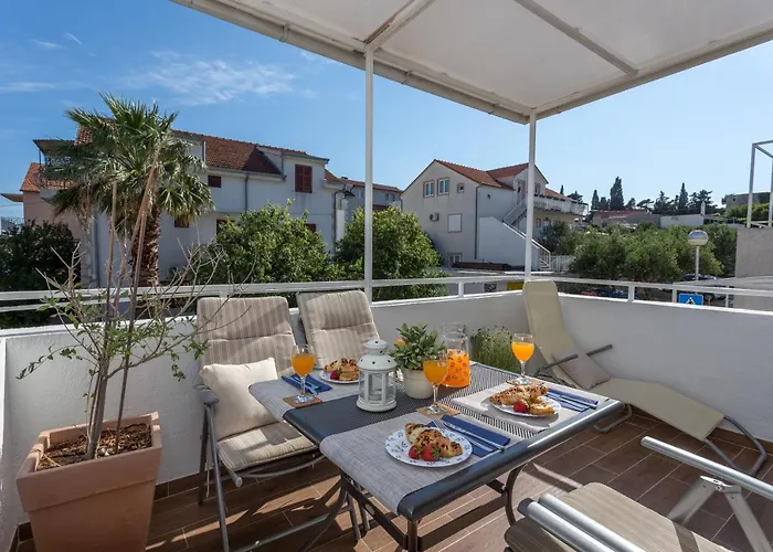 Апартаменты So Hvar So Good! Spacious With Terrace Хвар